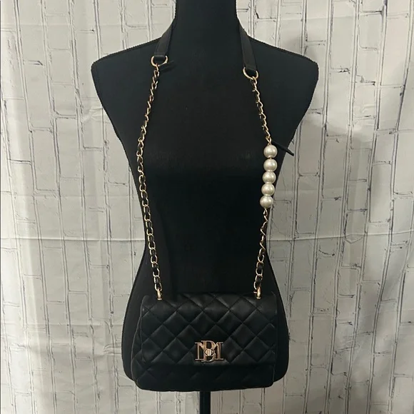 EUC Badgley Mischka Elegant Black Quilted Bag with Gold Chain - Picture 1 of 7